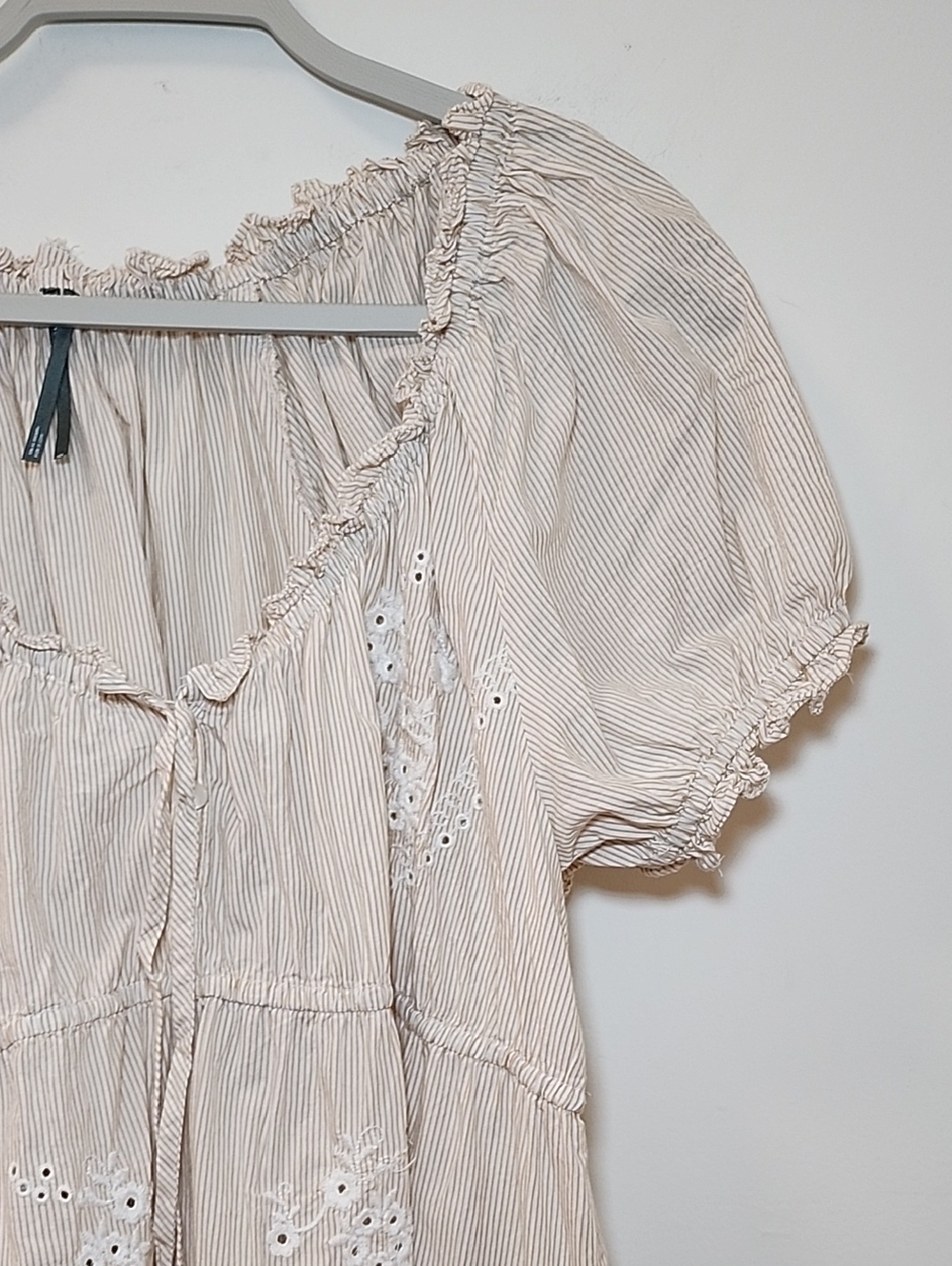 Anthropologie Puff-Sleeve Embroidered Babydoll Top tan and cream stripes Sz XL - Picture 8 of 16